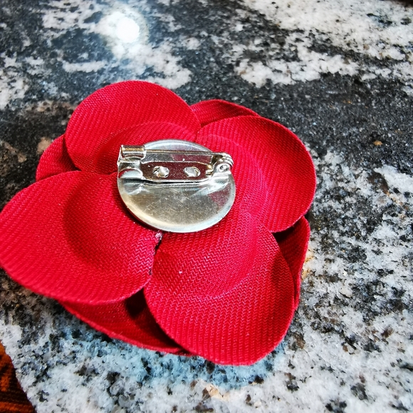 Vintage Red and Black Snakeskin Pattern Fabric Flower Brooch - Picture 5 of 9